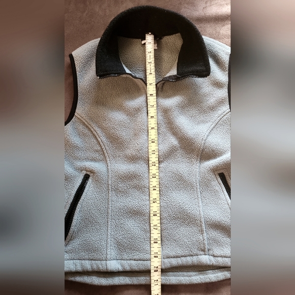 Avalanche Performance Women's SM ZipUp Polyster Vest Jacket - Picture 5 of 7